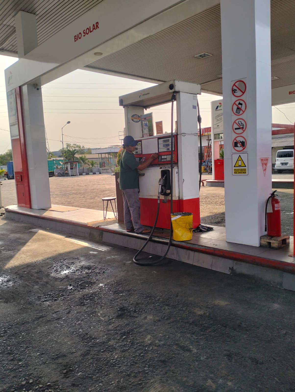 Dokumentasi proyek Renovasi Pemasangan Stiker SPBU 54.611.20
